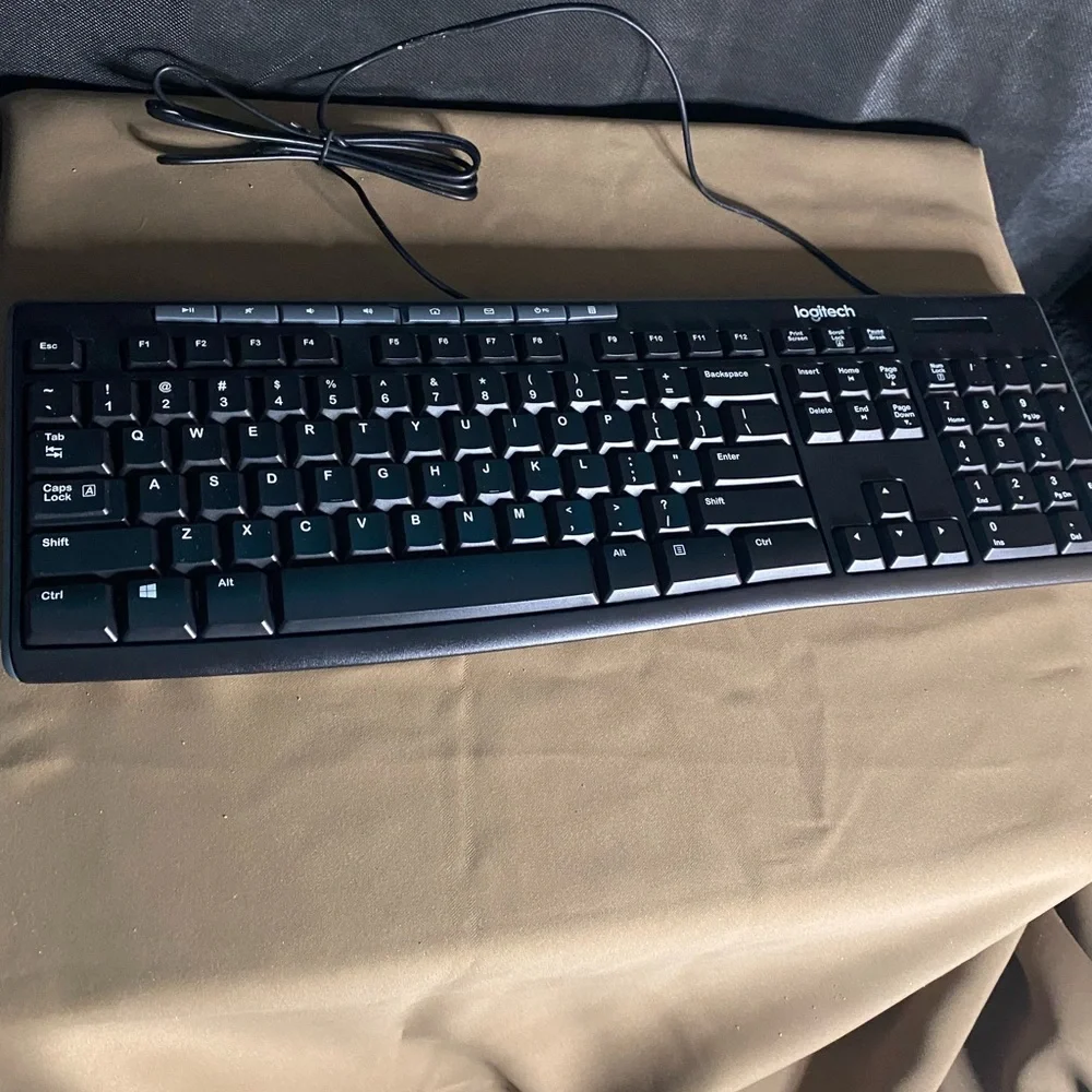 NEW! Logitech MK200 Media Keyboard and Mouse Set - Black